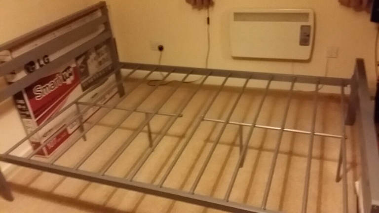 DOUBLE KING-SIZE BED