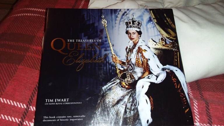 TREASURES OF QUEEN ELIZABETH BOOK WITH DOCUMENTS 