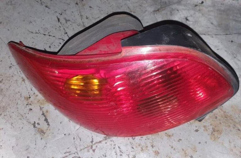 Peugeot 206 Left Side Rear Light 2004