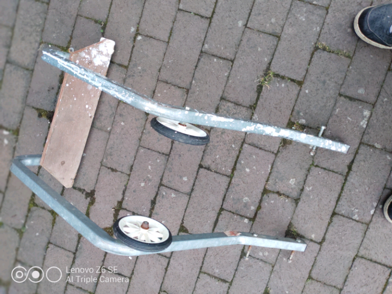 20_ ft roof ladder for sell. This is a roof ladder