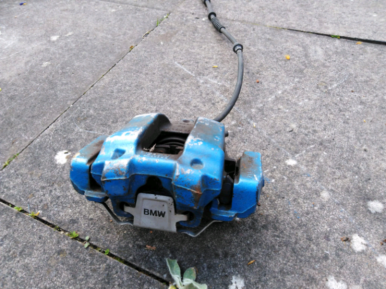 BMW 420D 4 SERIES M SPORT FRONT DRIVER CALLIPER COMPLETE BLUE