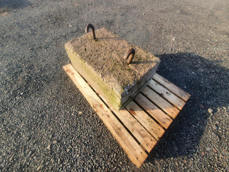 Loader tractor rear concrete weight block suits 9 hole draw bar 