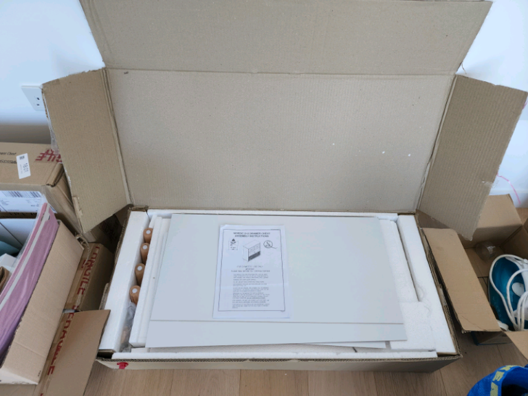 New Nordic 4 drawer wooden chest of drawers 