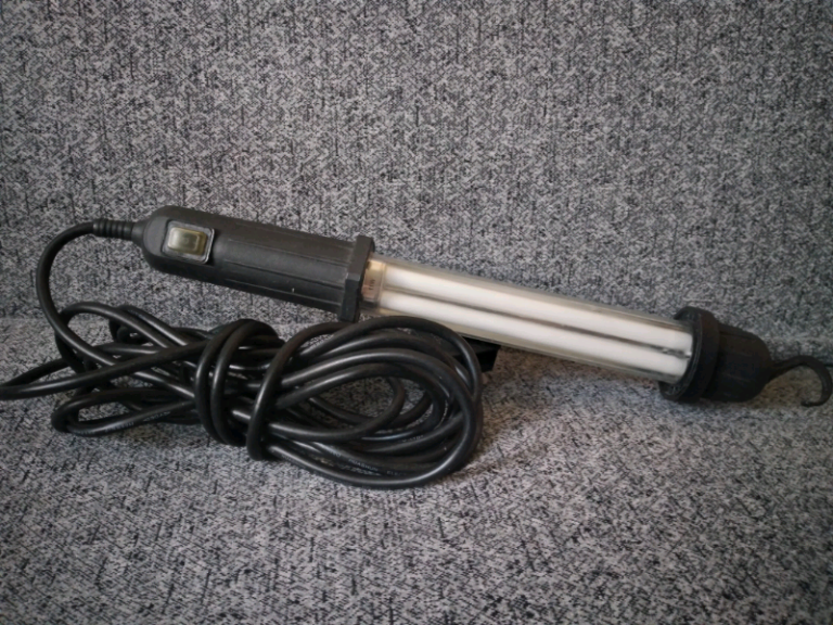 Workshop lamp