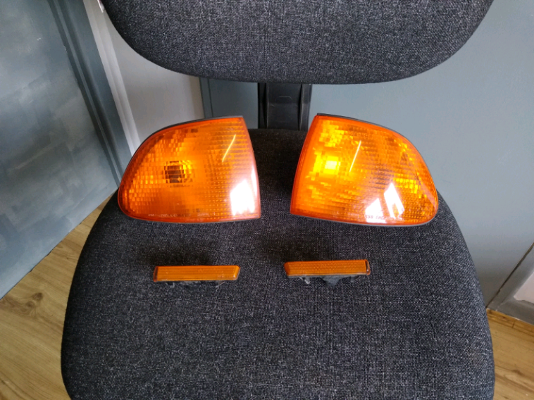 BMW 728 Indicator & Wing Repeator
