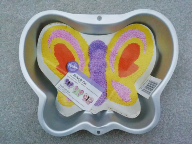 Wilton Butterfly birthday cake tin