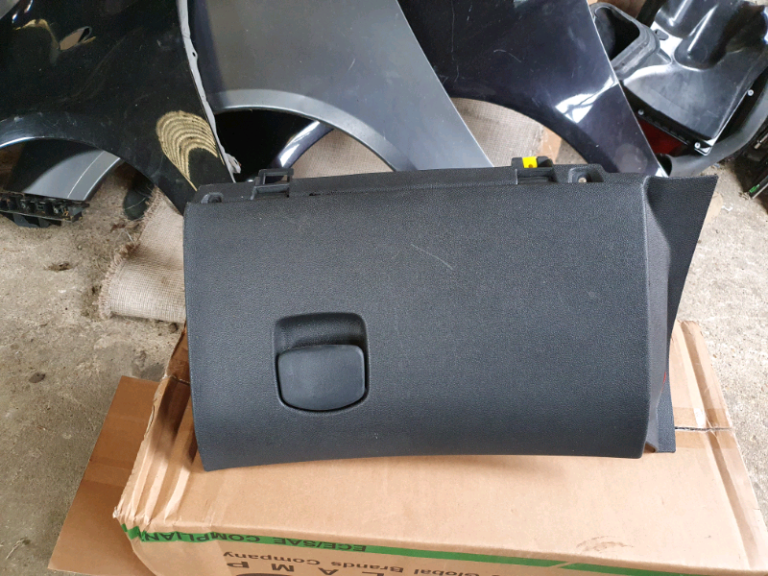 VAUXHALL CORSA E GLOVE BOX GOOD CONDITION 