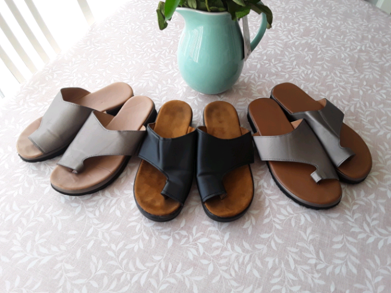 Unbranded women's sz 5 UK Toe Sandals (used but clean) (Peterlee)
