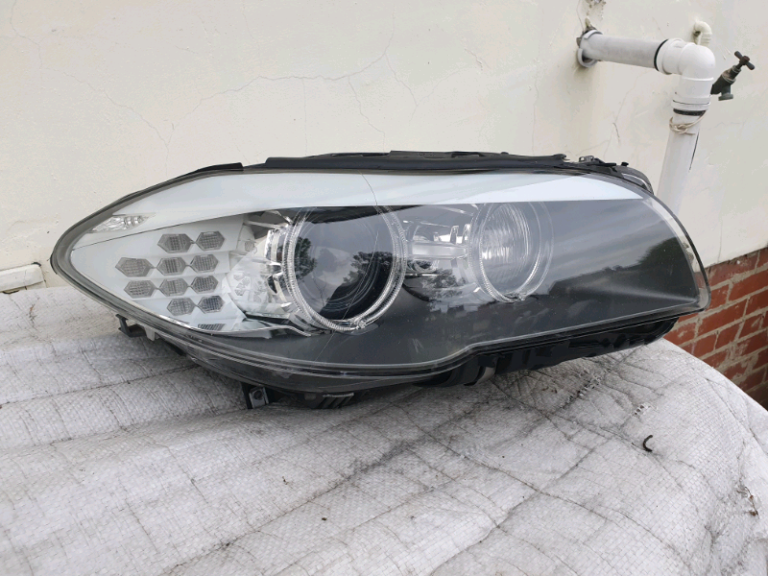 BMW 5 SERIES - F10/ F11/ M5 - ADAPTIVE XENON HEADLIGHT - DRIVERSIDE - 