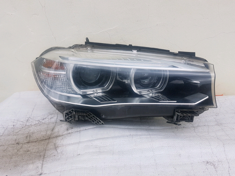 BMW X5 - XENON HEADLIGHT  - F15 - DRIVERSIDE - C0MPLETE