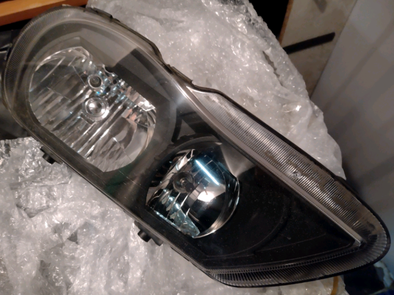 Rover MG ZR n/s headlamp.