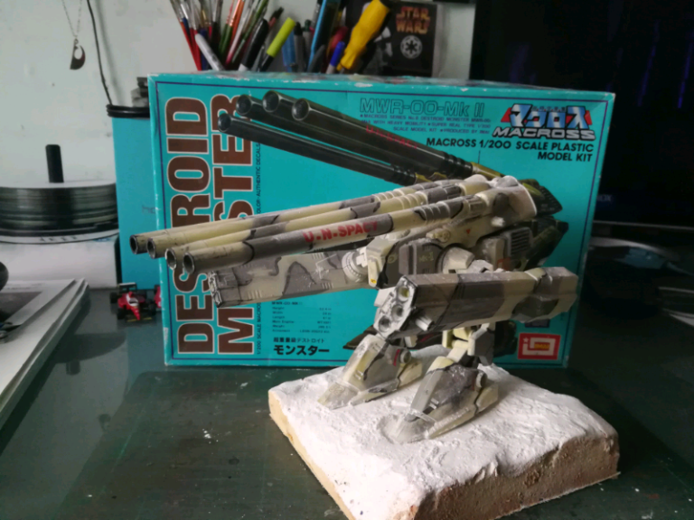 Mega Rare macross 80s kit