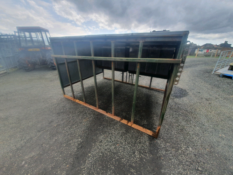 Calf creep feeder with bird flaps farm livestock tractor 