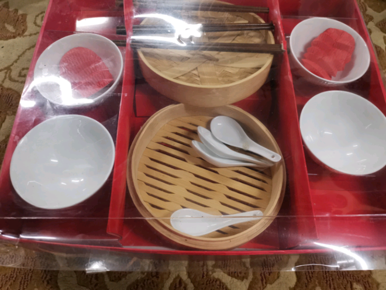 Oriental dining set