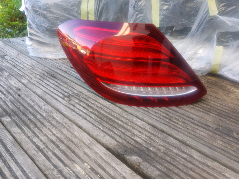 MERCEDES E CLASS - W213 - REAR/ BRAKE LIGHT - PASSENGER SIDE