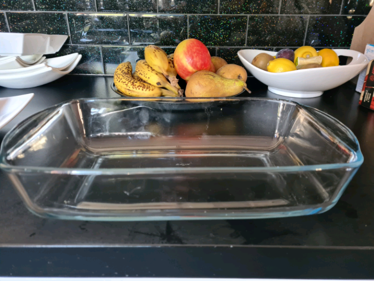 Glass baking trayGlass baking trayM&SGreat condition £8…
