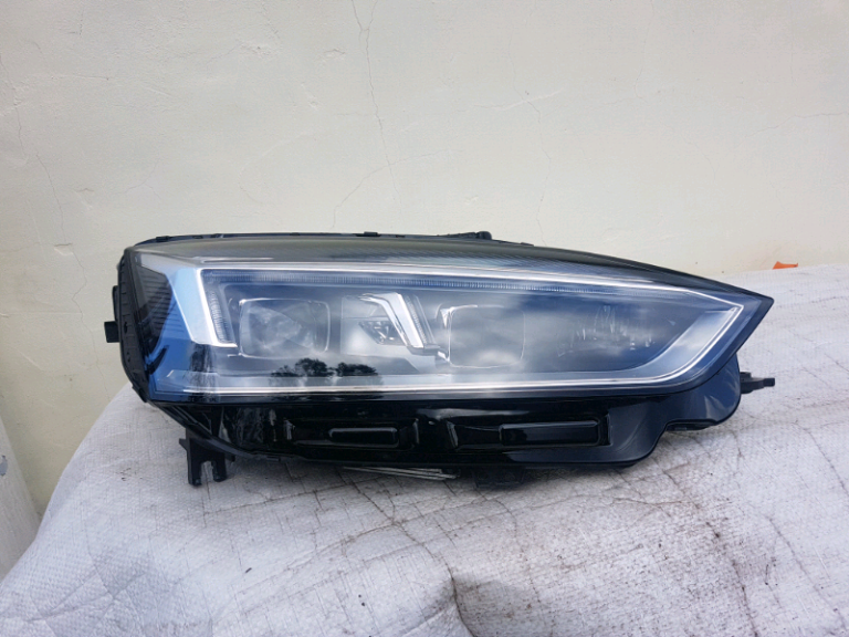 AUDI A5 - B5 - LED HEADLIGHT - DRIVERSIDE - COMPLETE