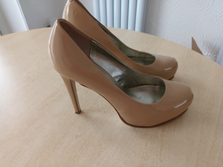 Guess high heel neutral patent shoes VGC UK6.5