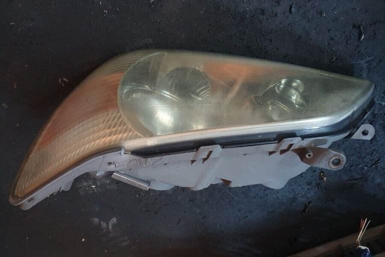 Lexus IS200 Left Side Headlight 2002