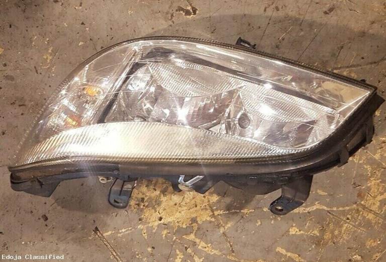 Vauxhall Zafira Left Side Headlight 2003