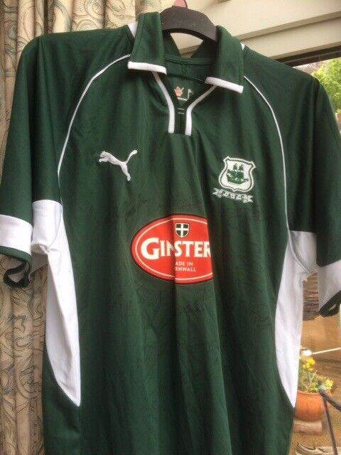 Plymouth Argyle Football Shirt (2005 -07 ) signed by team