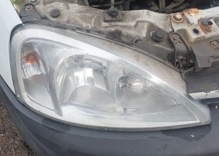 Vauxhall Combo Corsa C Right Side Headlight 2004