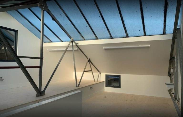 SHARED | 𝗖𝗥𝗘𝗔𝗧𝗜𝗩𝗘𝗦 | Artist studio space in 𝗪𝗘𝗦𝗧 𝗟𝗢𝗡𝗗𝗢𝗡, NW10 6LD.