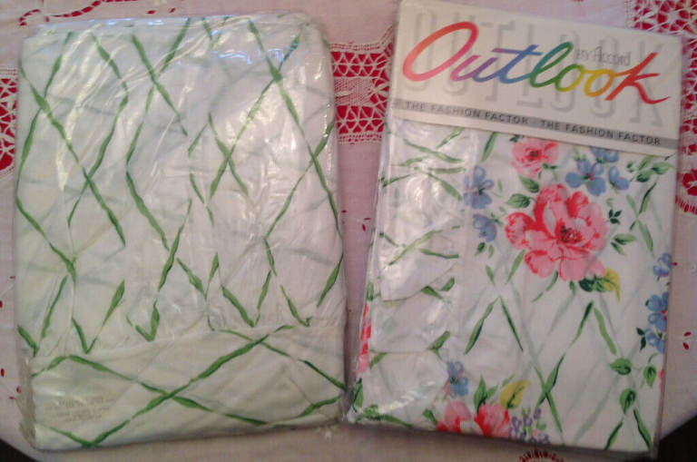 New reversible frilled single bed set