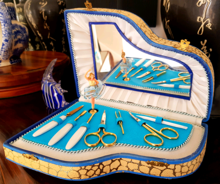 Exquisite 1950's Lador manicure set with dancing ballerina