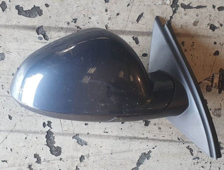 Vauxhall Isignia Right Side Wing Mirror Z168 2010