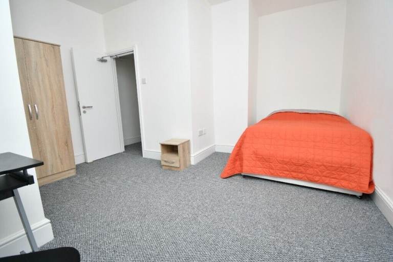 4 BED HMO BURNLEY FOR SALE ** ONLY £15,000 CASH ** REQUIRED