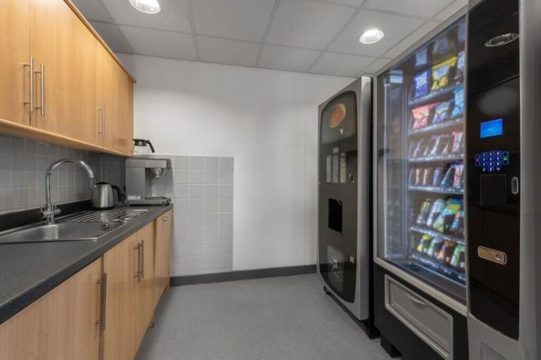 Exeter - EX2 8LB, Open plan office for 15 people to rent at Marsh Barton Trading Estate