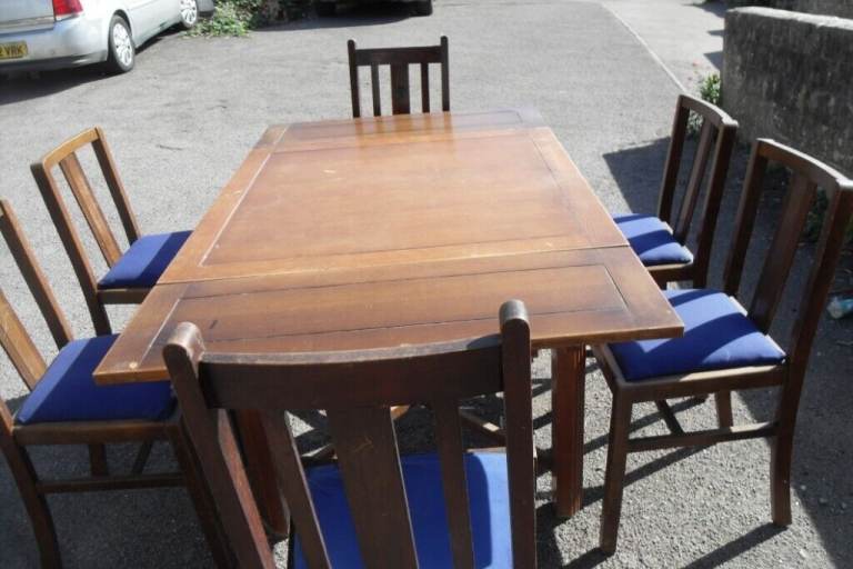 Vintage Extendible Table and x6 Chairs in solid wood - £250 
