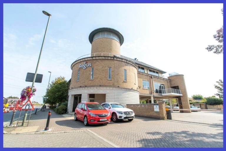 Staines - TW18 4AX, 1 Desk serviced office to rent at London Road