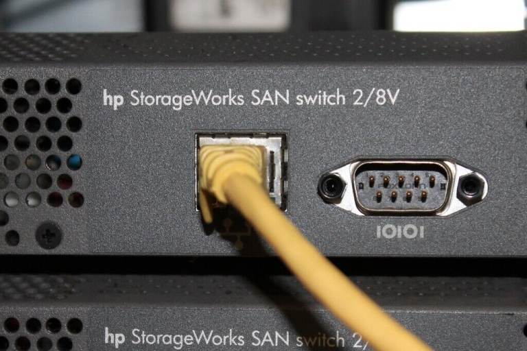 SAN Fiber Channel Switch 2/8V Hewlett-Packard