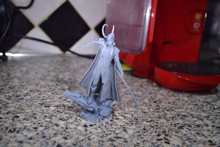 Loki 3D printed resin model second, arm failed to print.... :-(