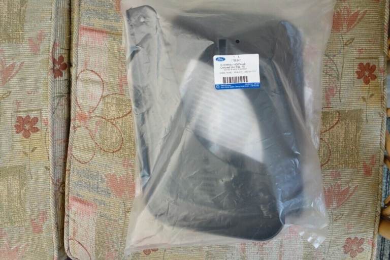 Ford S-max/Galaxy new genuine Ford front contoured mudflaps with fixings. Bargain at £14.