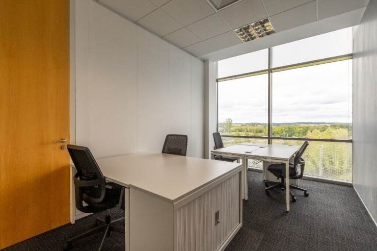 Reading - RG6 1PT, 4 Work station private office to rent at 400 Thames Valley Park Drive 