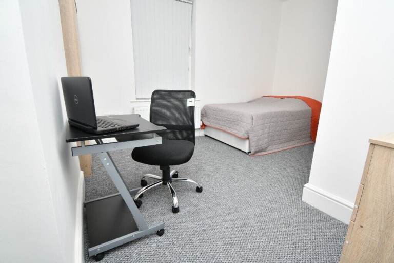 4 BED HMO BURNLEY FOR SALE ** ONLY £15,000 CASH ** REQUIRED