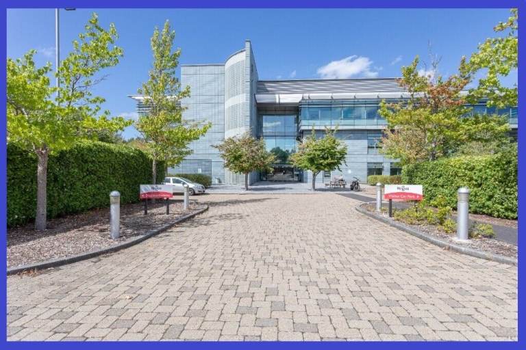 Reading - RG2 6UB, 1 Work station private office to rent at 200 Brook Drive