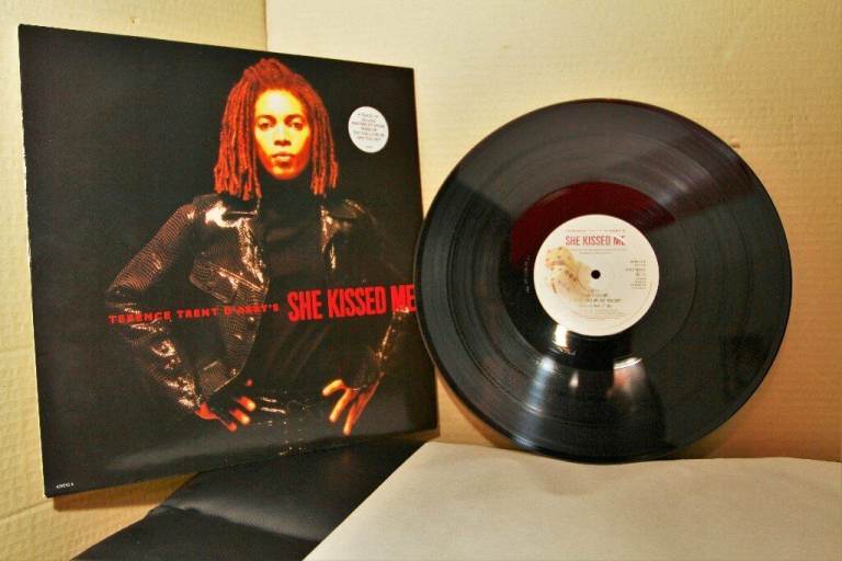 Terrance Trent D' Arby : She Kissed Me
