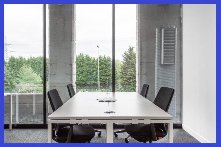 Birmingham - B24 9FE, 5 Work station private office to rent at Fort Dunlop 