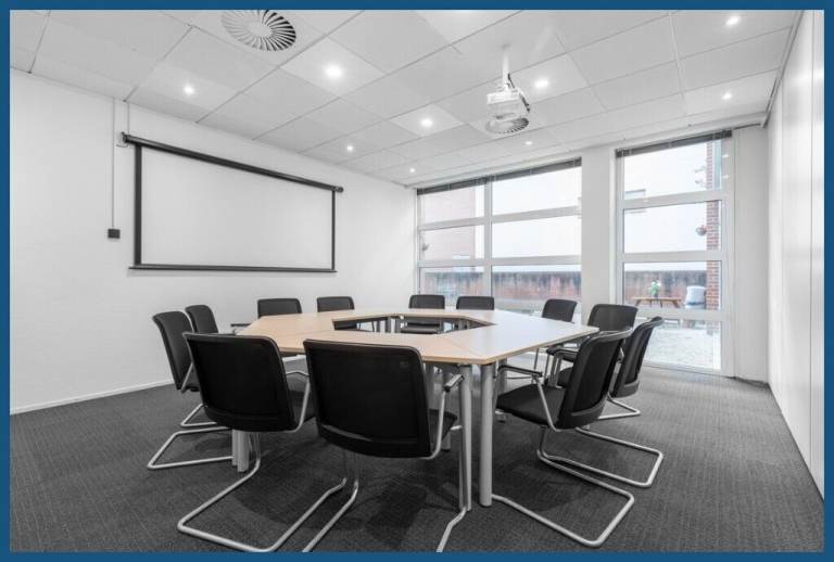 Reigate - RH2 9RJ, 1 Work station private office to rent at Castle Court