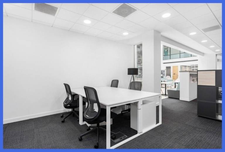 Reading - RG2 6UB, 3 Work station private office to rent at 200 Brook Drive