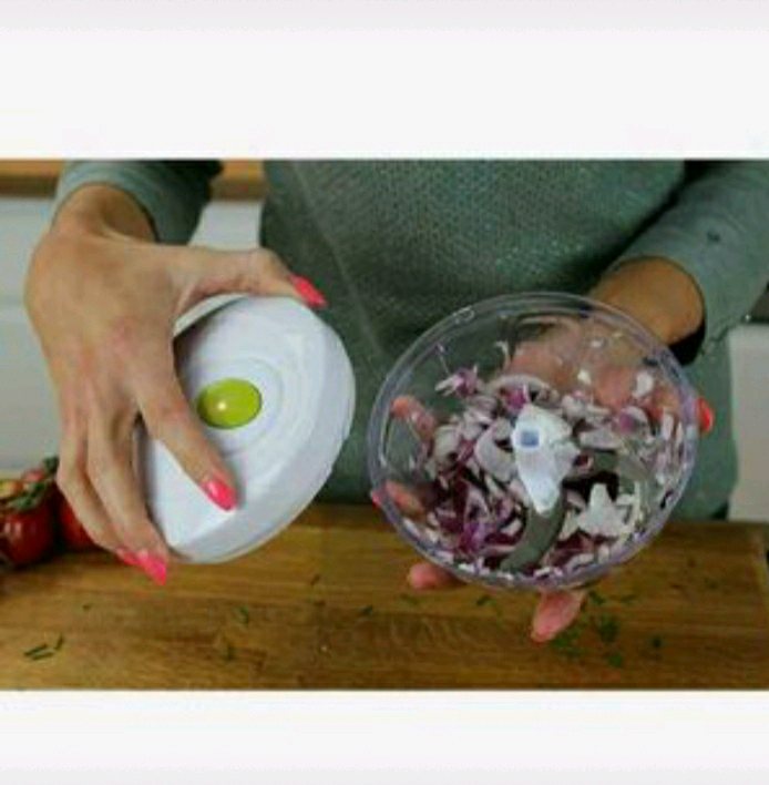 Pull string hand chopper 