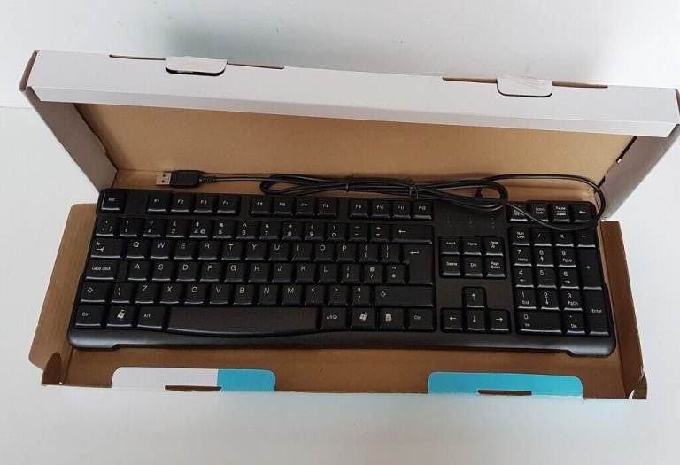 Maplin Wired Keyboard with box