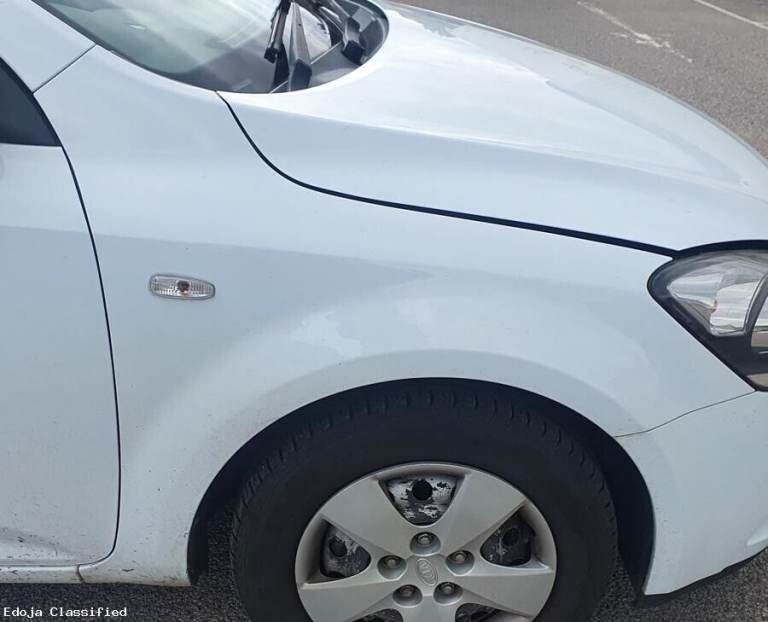 Kia Ceed Right Side Front Wing White 2010