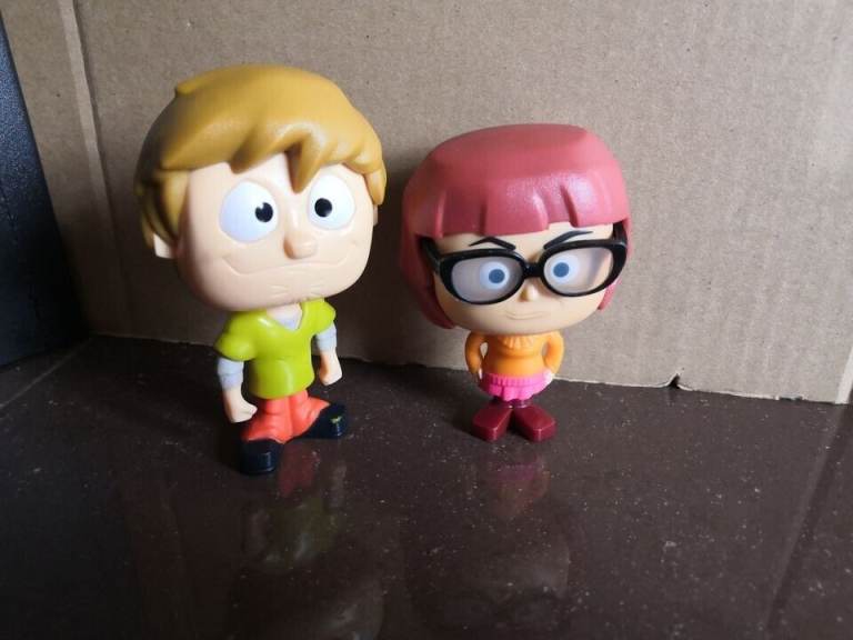 2 x McDonald's Toys 2020 Plastic Scooby Doo Velma and Shaggy Figures Wobbly Head 