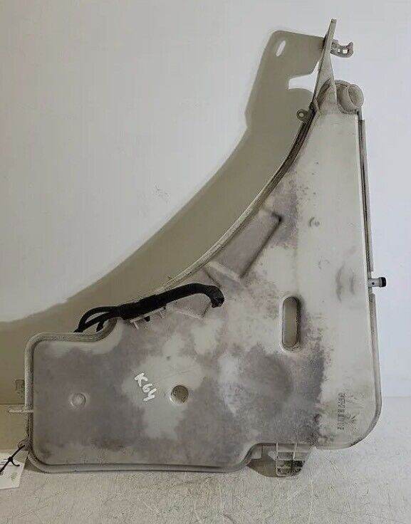 Bmw 1 series washer bottle