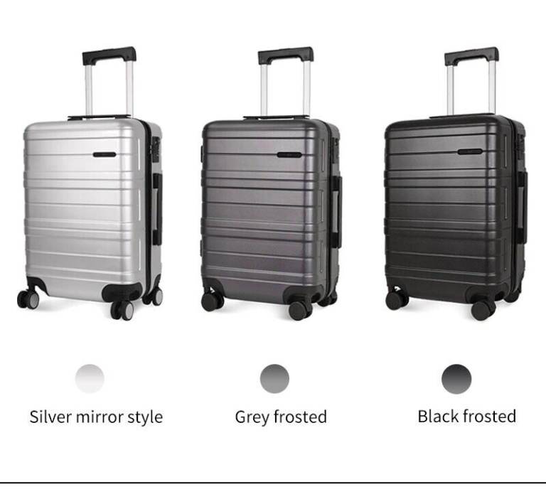 Hard shell suitcase / Luggage 20",24"& 28" ,set of 3 for £90